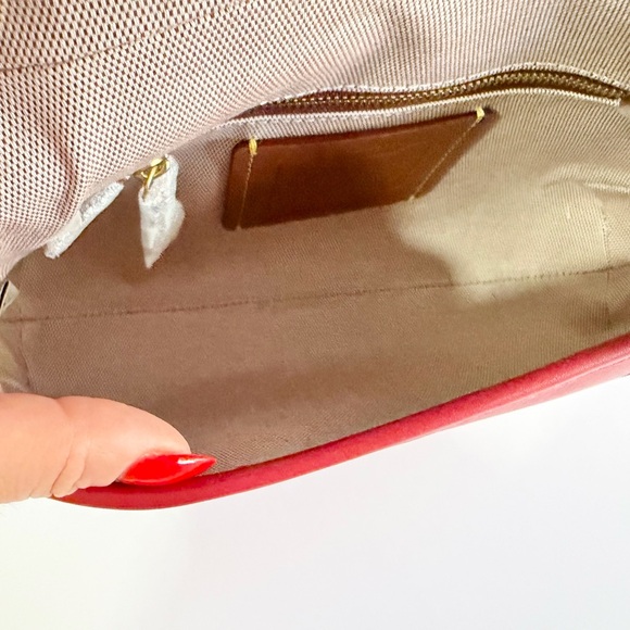 Coach - Soho Flap Bag In Regenerative
Leather - Picture 12 of 16